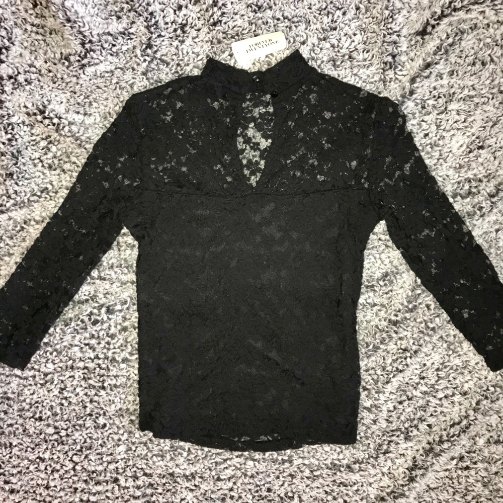 Lace top bundle! 💙🖤